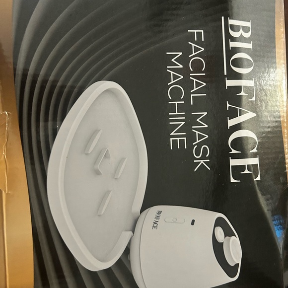 Great condition! Used once. Come with a couple collagen peptides in box - Picture 1 of 2